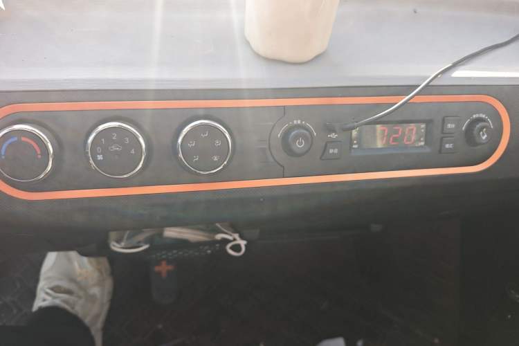 Used Wuling Hongguang MINIEV 2020 Freedom Version Lithium Iron Phosphate Audio And AC Panel