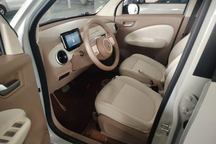 Used Wuling Hongguang MINIEV 2025 Four-Door Version Advanced Edition Left Front Seat