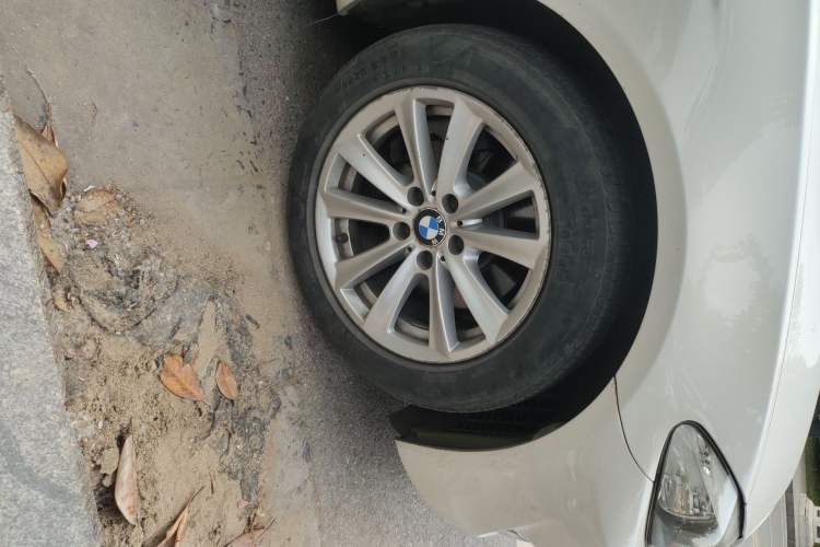 Used BMW 5 Series 2011 523Li Leading Model Right Front Wheel Hub