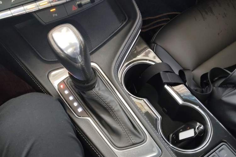 Used Cadillac CT4 2021 28T Fashion Edition Gear Lever