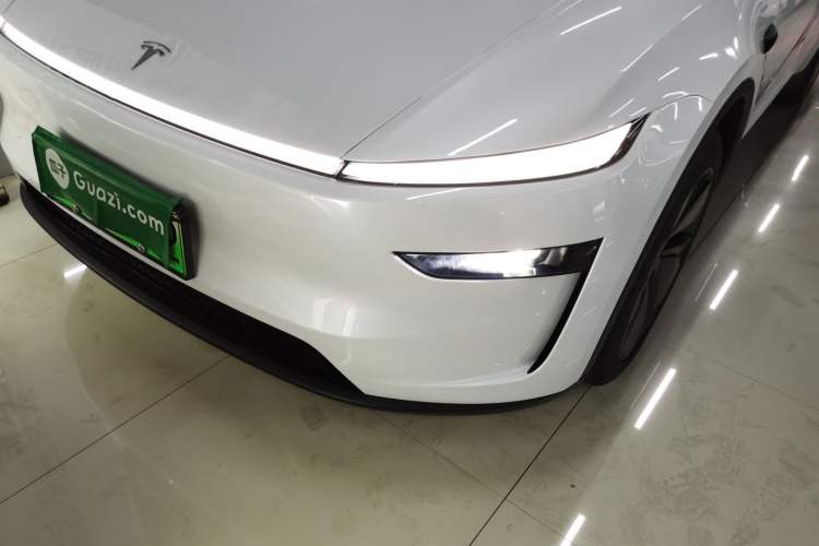 Used Tesla Model Y 2025 Rear-Wheel-Drive Version
