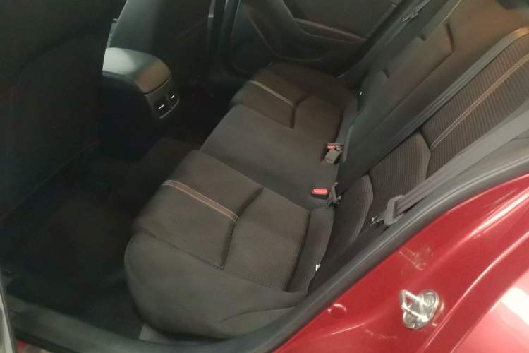 Used Mazda 3 Axela 2017 Sedan 1.5L Automatic Luxury Model Emission Standard China V