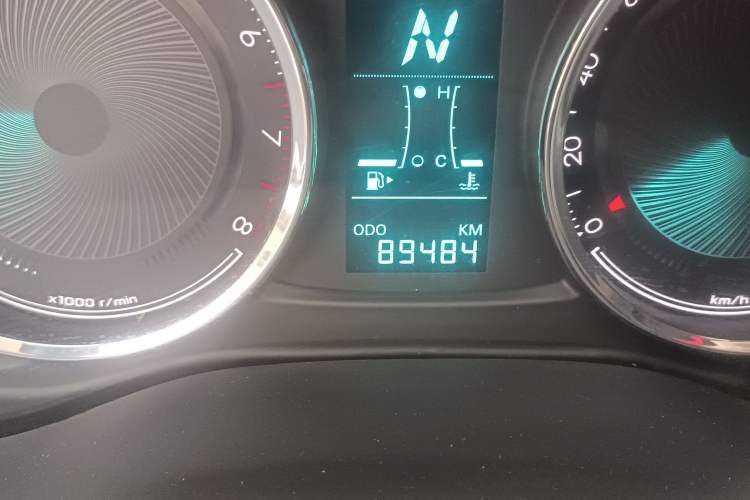 Used Chevrolet Lova RV 2016 1.5L Automatic Smart Drive Edition Odometer Close Up