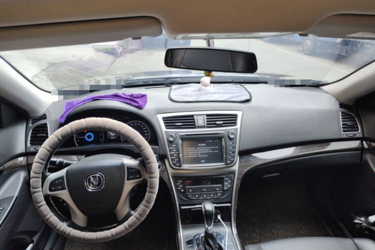 Used CHANGAN Raeton 2014 1.8T Automatic Prestige Anniversary Edition China IV Standard Center Console