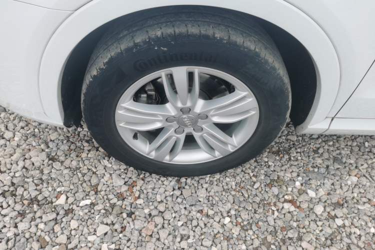 Used Audi Q3 2015 30 TFSI Comfort Model
