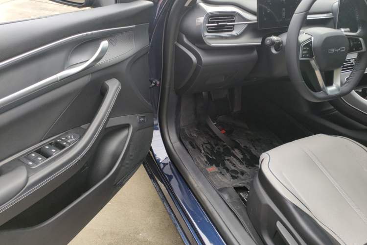 Used BYD Destroyer 05 2024 HONOR Edition DM-i 55KM Luxury Model Driver Seat