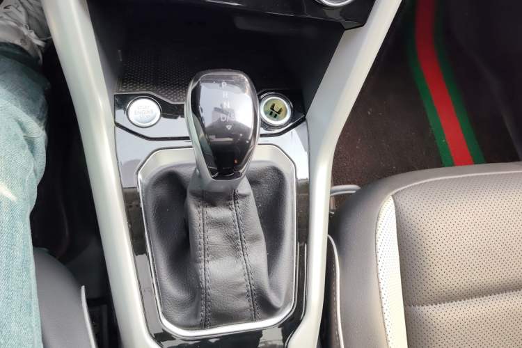 Used Volkswagen T-ROC 2023 280TSI DSG Two-Wheel Drive Time Edition
