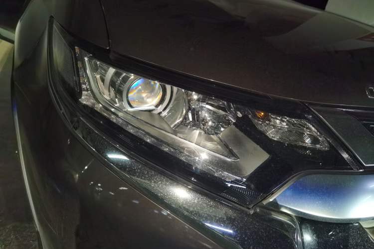 Used Mitsubishi Outlander 2019 2.0L Two-Wheel Drive Comfort Edition 7-Seater China VI Standard
