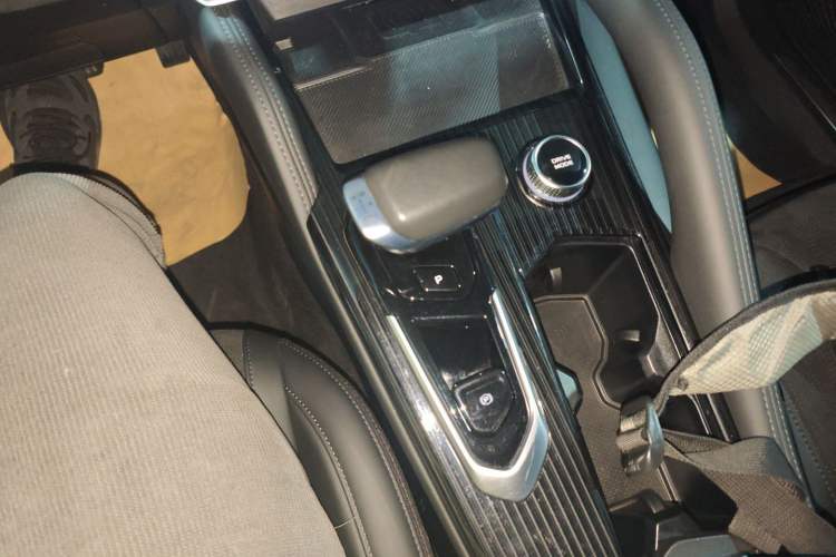 Used Geely Auto Monjaro L 2024 2.0TD High-Power Automatic Two-Wheel Drive Skyline Edition