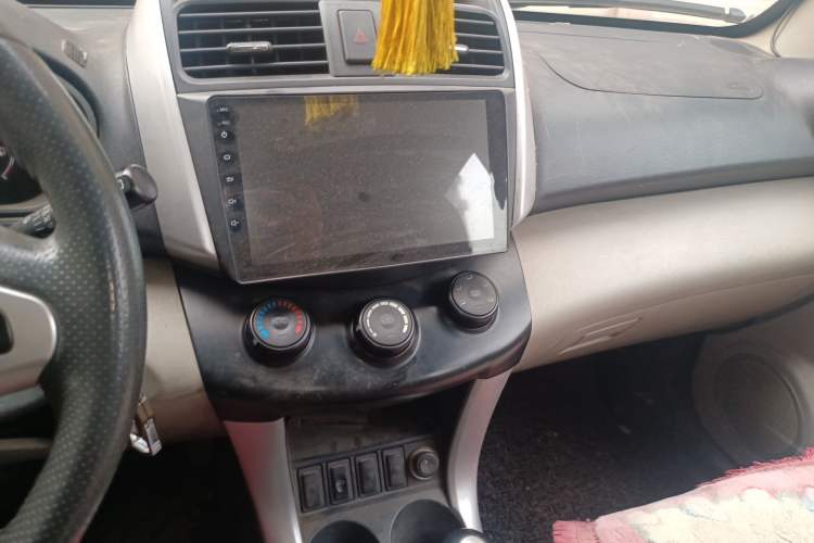 Used Lifan Auto X60 2012 Discovery Edition 1.8L Manual Luxury Model
