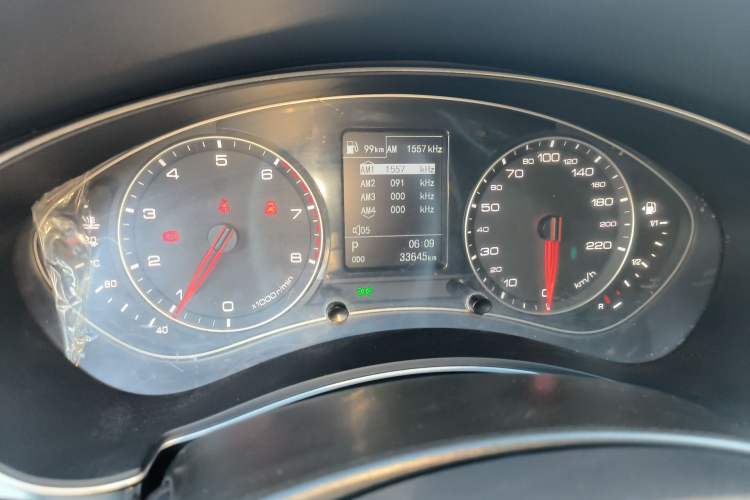 Used Zotye Z700 2016 1.8T DCT Elegant Version Odometer Close Up