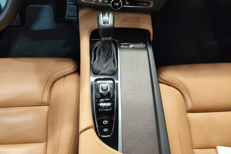 Used Volvo V90 2020 Cross Country T5 AWD Prestige Edition
