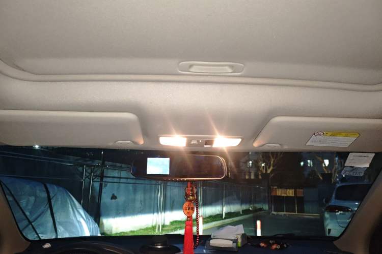 Used Mitsubishi Outlander 2019 2.4L 4x4 Zhi Xiang Edition 7 Seats China V Emission Standard
