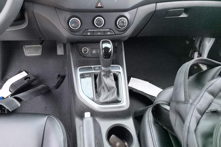 Used Hyundai ix25 2015 1.6L Automatic Two-Wheel Drive Smart GLS Trim
