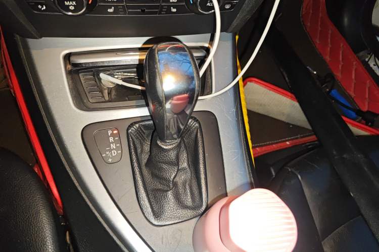 Used BMW 3 Series 2011 320i Convertible Coupe Gear Lever