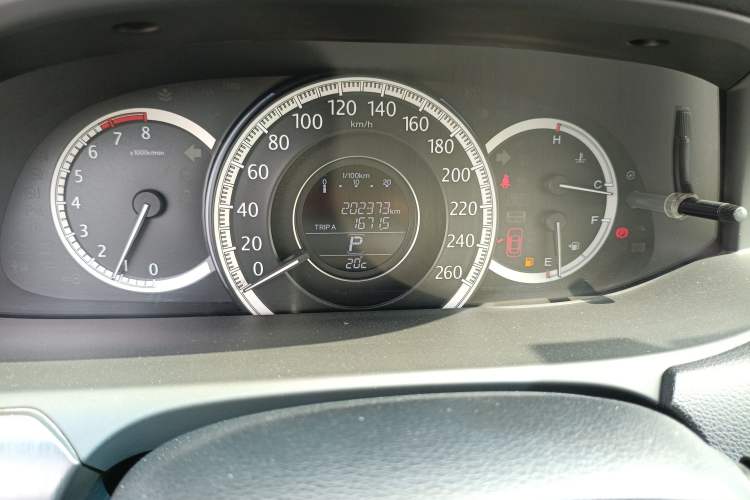 Used Honda Accord 2015 2.0L LXS Elite Edition Odometer Close Up