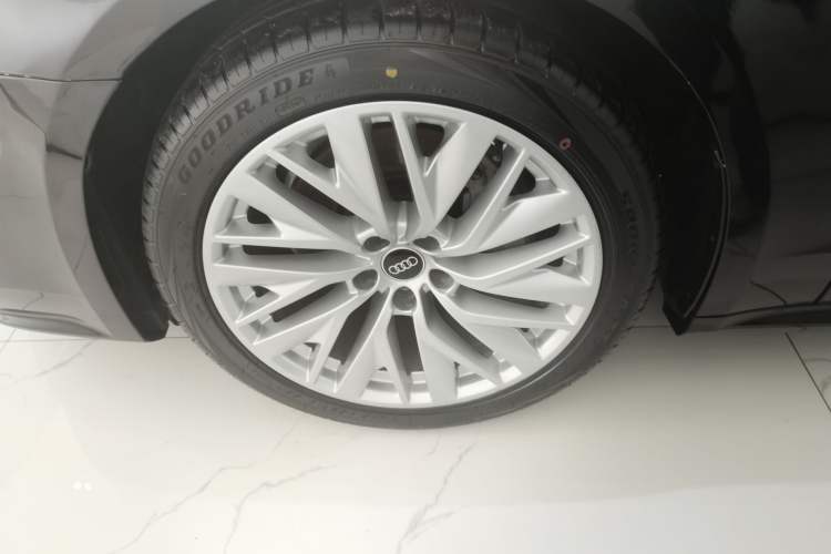 Used Audi A7L 2024 45TFSI S-line Dream-Building Edition Flow Crystal Package