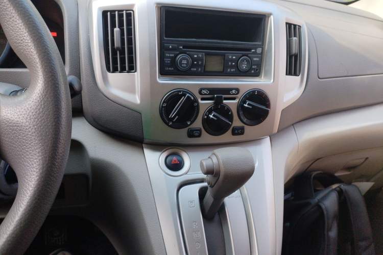 Used Nissan NV200 2014 1.6L CVT Luxury Model China IV Standard