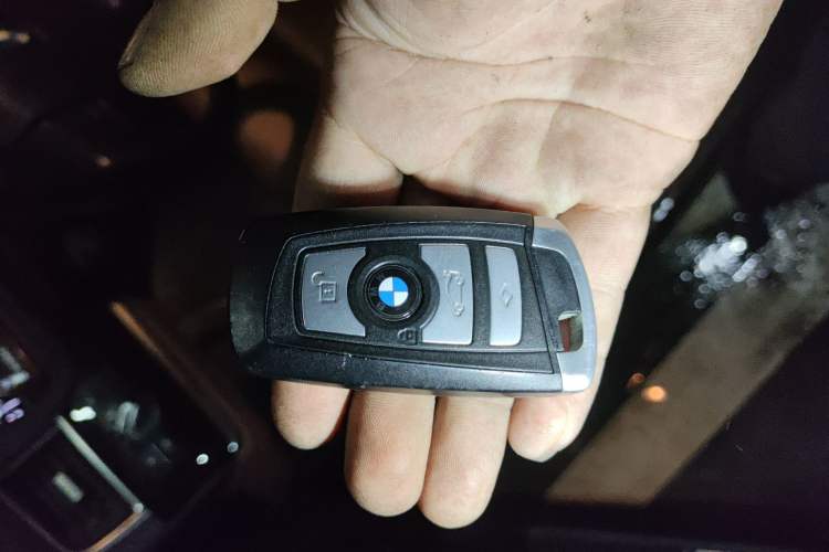 Used BMW 5 Series GT 2015 528i Leading Model
