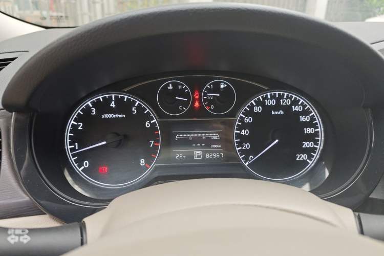 Used Nissan Tiida 2011 1.6L CVT Comfort Model Odometer Close Up