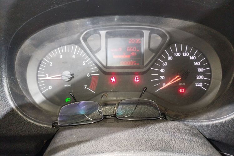 Used Citroen Elysee 2015 Zhishang Edition 1.6L Manual Fashion Model