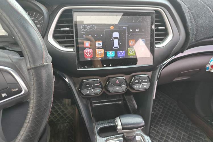 Used GAC Trumpchi GS4 2015 200T G-DCT Elite Edition Audio And AC Panel