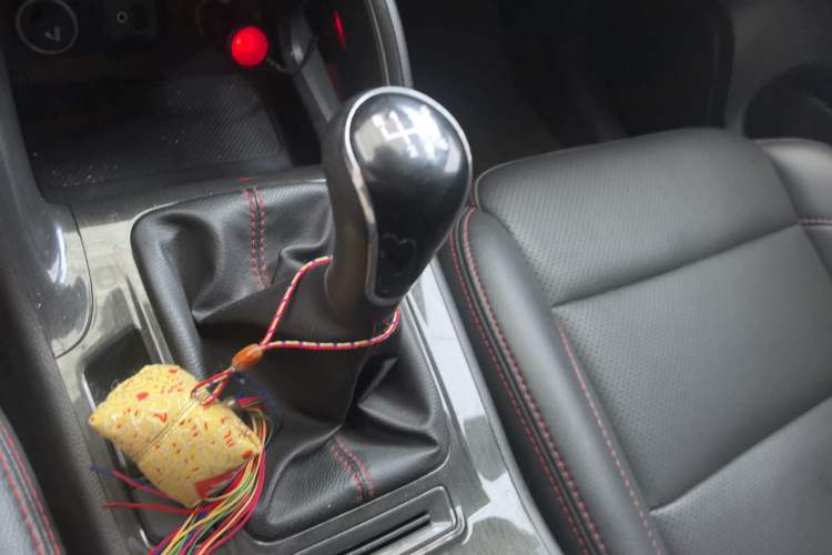 Used Changan CS75 2017 Shangkui Edition 1.5T Manual Fengxiang Model
