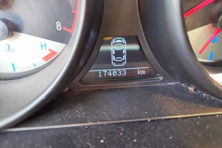 Used Geely Auto GX7 2015 Classic Edition 1.8L Manual Urban Model China V Standard