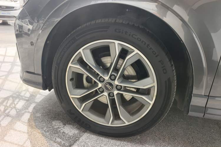 Used Audi Q3 2022 40 TFSI Fashion Dynamic Model
