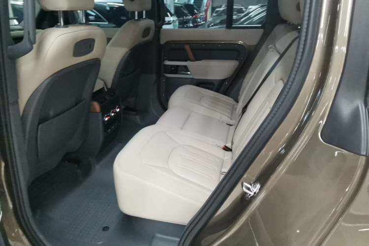 Used Land Rover Defender 2020 110 P400 SE
