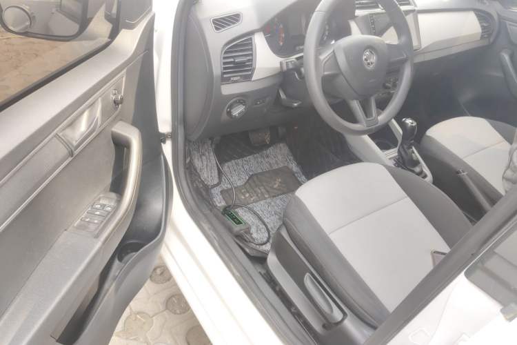 Used Skoda Fabia 2015 1.4L Automatic Front-Drive Model
