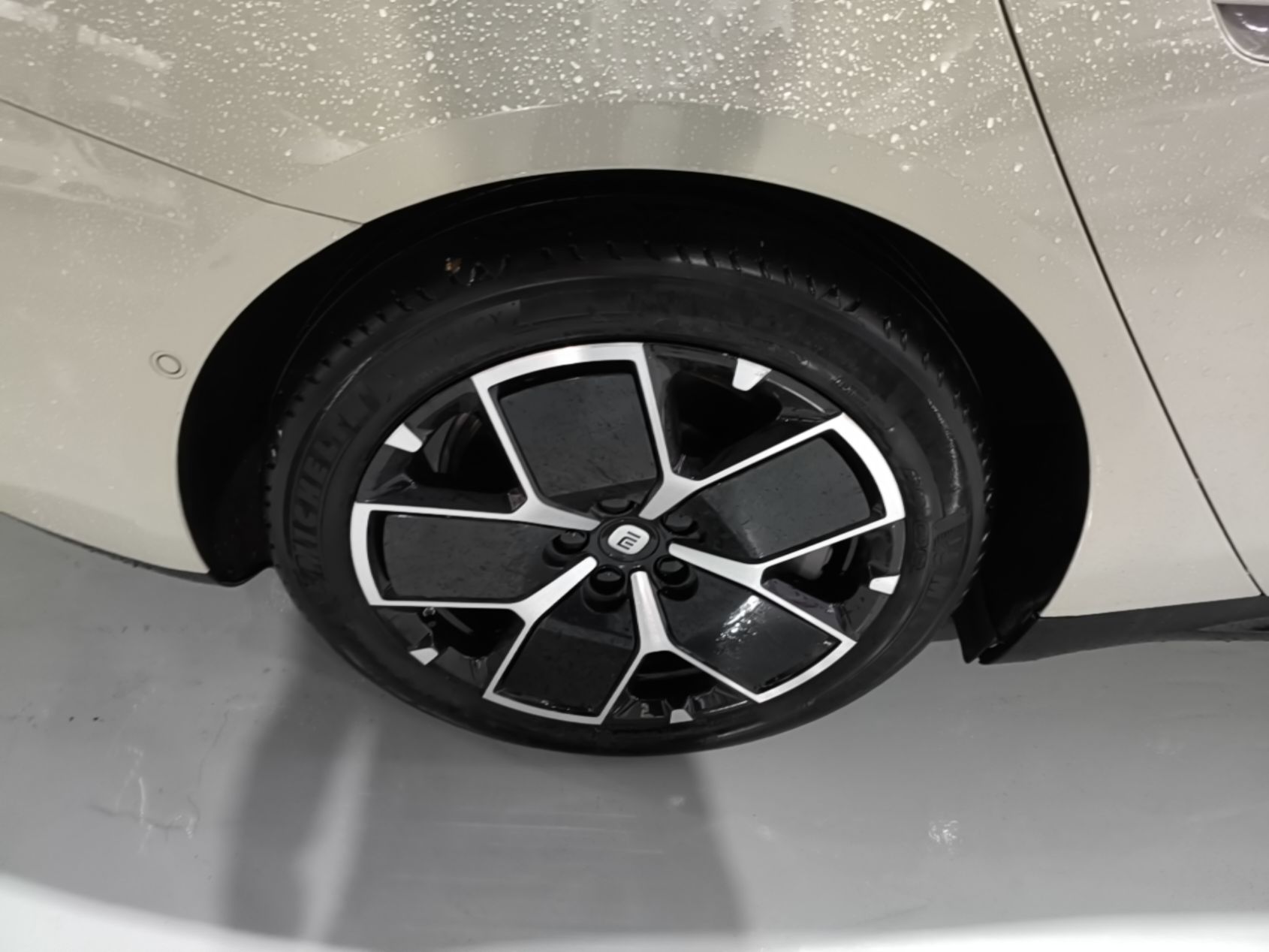 Xiaomi Auto SU7 2024 Rear-Drive Ultra-Long Range Advanced Pro-Level Intelligent Driving Version — снимка 11
