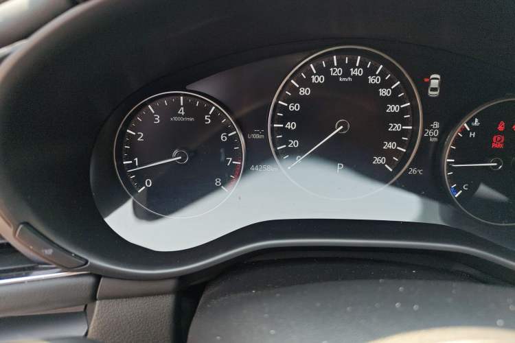 Used Mazda 3 Axela 2021 2.0L Automatic ZhiXuan Edition Odometer Close Up