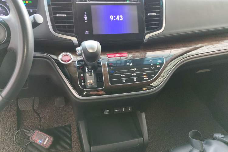 Used Honda Odyssey 2015 Updated Version 2.4L Smart Edition
