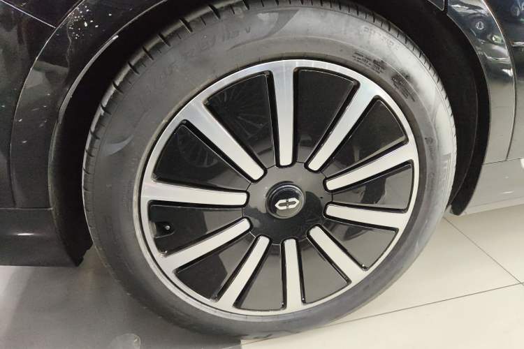 Used Hima AITO M9 2024 Range-Extended Ultra Version 42 kWh 6-Seater Model