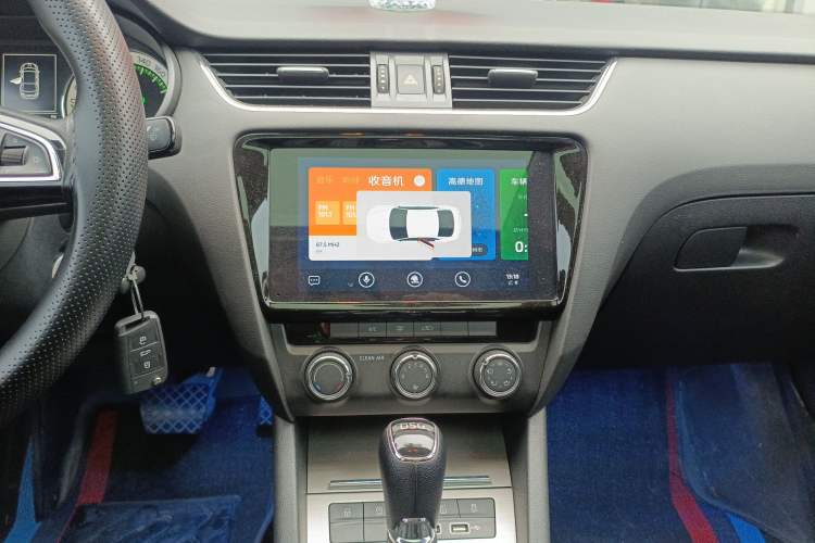 Used Skoda Octavia 2020 TSI230 DSG SmartDrive Luxury Edition Audio And AC Panel