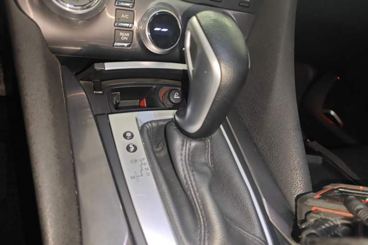 Used DS 5 2015 1.6T Luxury Edition THP160 Gear Lever