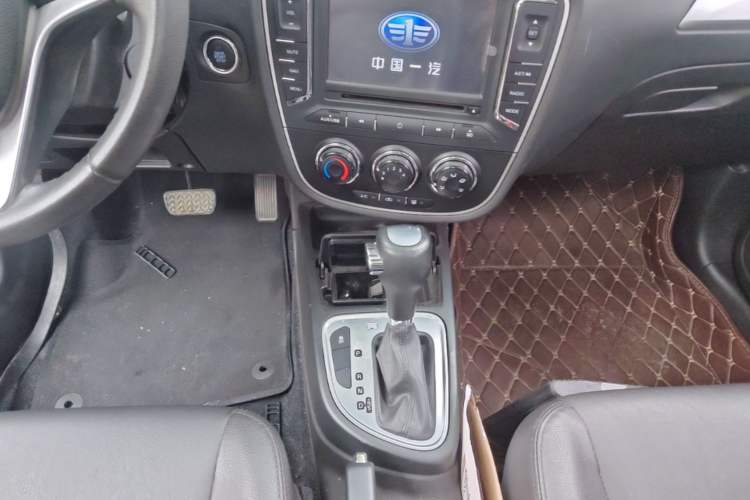 Used FAW Junpai D60 2016 1.8L Automatic Prestige Model Gear Lever