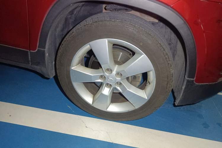 Used Chevrolet Trax 2014 1.4T Automatic Two-Wheel Drive Luxury Model Right Front Wheel Hub