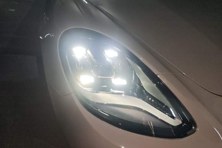 Used Porsche Panamera 2023 Panamera Executive Long Wheelbase Platinum Edition 2.9T Right Front Headlight