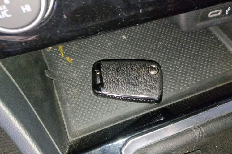 Used Volkswagen Sagitar 2025 Revised 300TSI DSG Excellence Edition Interior 1