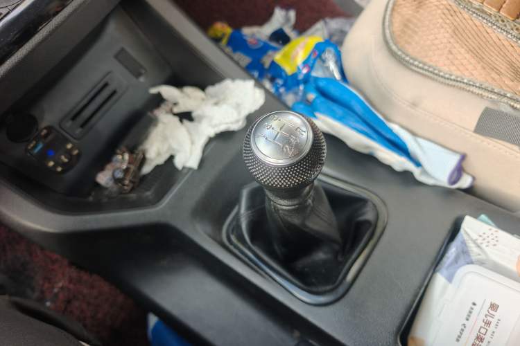 Used FORTHING Lingzhi 2022 M5L 1.6L Utility Model 7 Seats Gear Lever