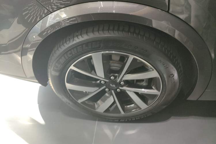 Used Li Auto L8 2023 Max model
