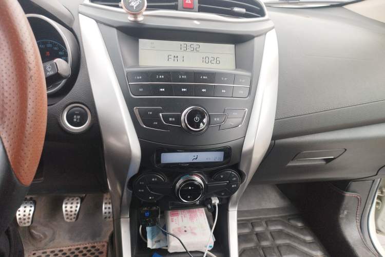 Used BYD Yuan 2016 1.5L Manual Comfort Model Audio And AC Panel