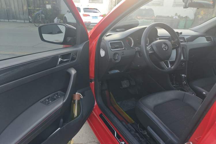 Used Skoda Rapid Spaceback 2018 1.6L Automatic Sport Edition Driver Seat