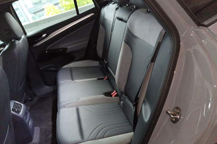 Used Volkswagen ID.4 CROZZ 2021 Long-Range Lite PRO Two-Wheel Drive Version