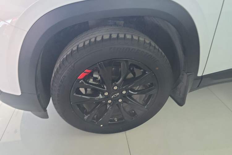 Used Chevrolet Trax 2019 Redline 335T CVT Trendy Version China VI Standard Left Front Wheel Hub