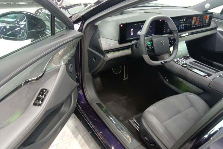 Used VOYAH PASSION 2024 PHEV Four-Wheel Drive Ultra-Long Range Flagship Model