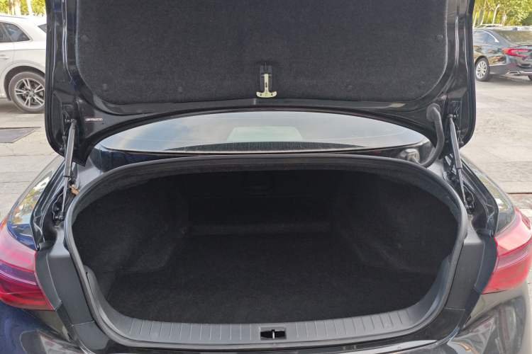 Used Infiniti Q50L 2018 2.0T Comfort Edition China VI Standard