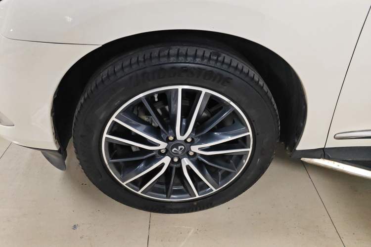 Used Infiniti QX60 2016 2.5 S/C Hybrid Two-Wheel-Drive Excellence Edition China V Standard